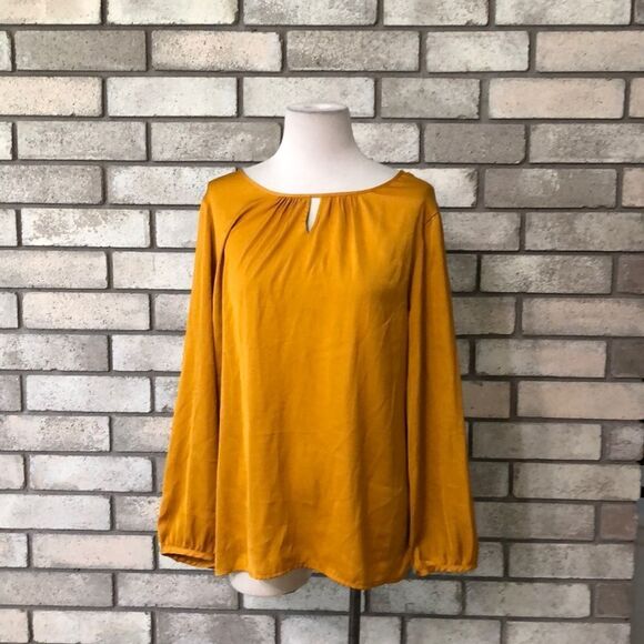 3 for $20 blouse - Picture 1 of 3